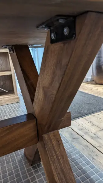 Artikelbild 6 des Artikels “Massivholztisch Suar mit Holzbeinen Modell X, 251cm Länge, 108cm max. Breite, 82cm Höhe. Tischplatte hat eine Stärke von 7,5cm “